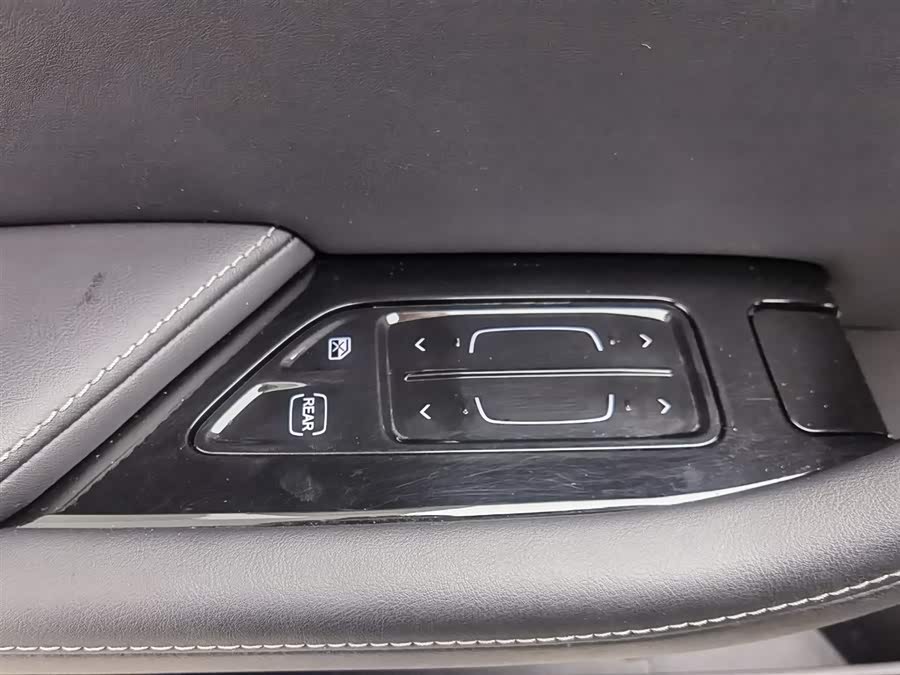 哪吒汽车 哪吒S 2023 汽车图片 #10