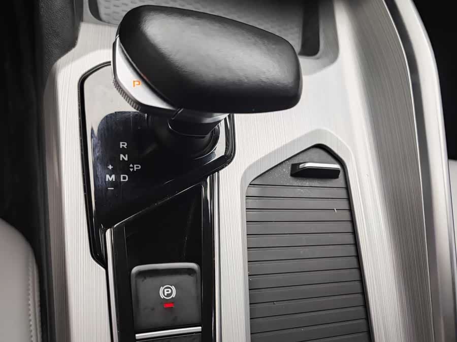 GEELY Preface 2022 car image #10