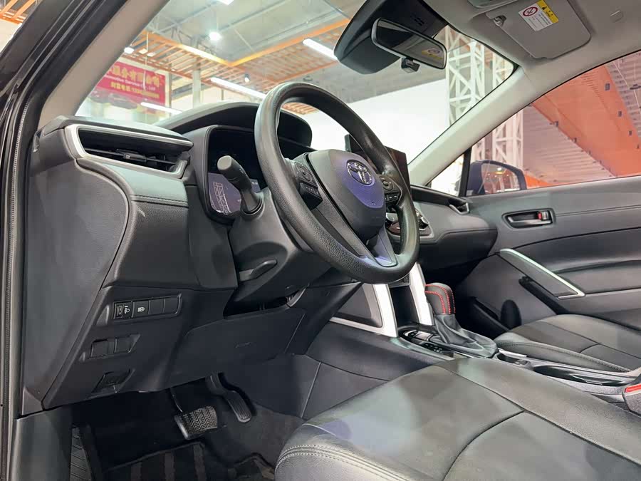 Toyota Corolla Cross 2024 immagine di auto #10