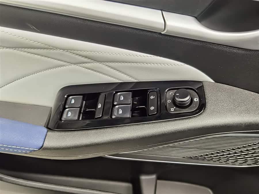 GEELY Emgrand 2017 car image #10