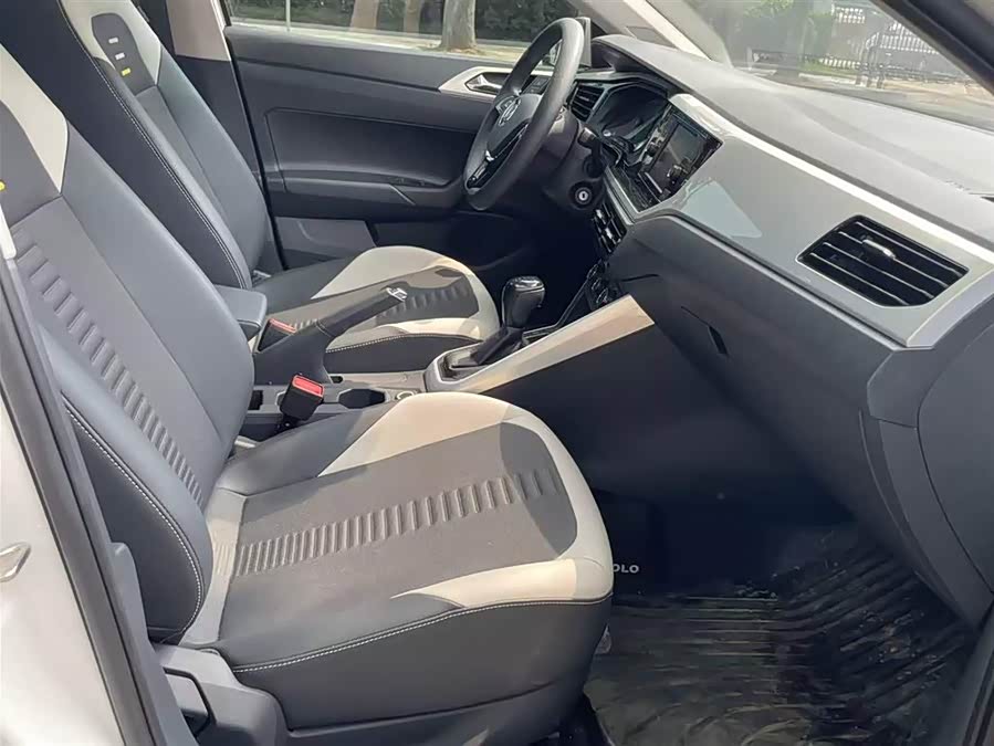 Volkswagen Polo 2019 car image #10
