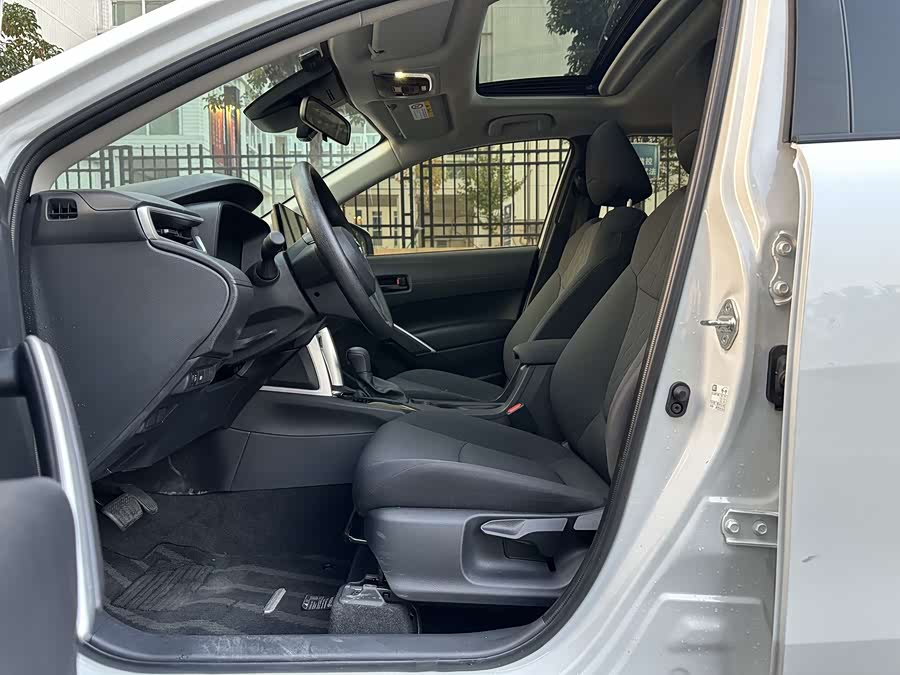 Toyota Corolla Cross 2025 immagine di auto #10