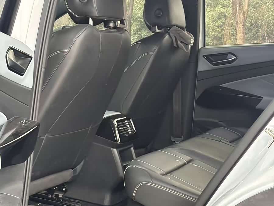 Volkswagen ID.4 X 2022 immagine di auto #10