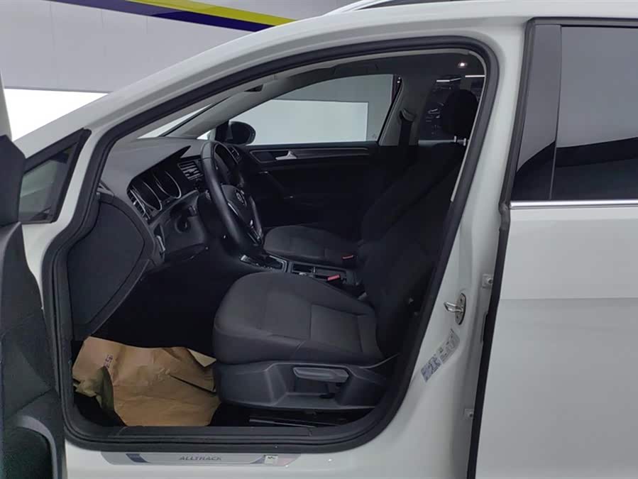 Volkswagen Golf (Imported) 2019 imagem de carro #10