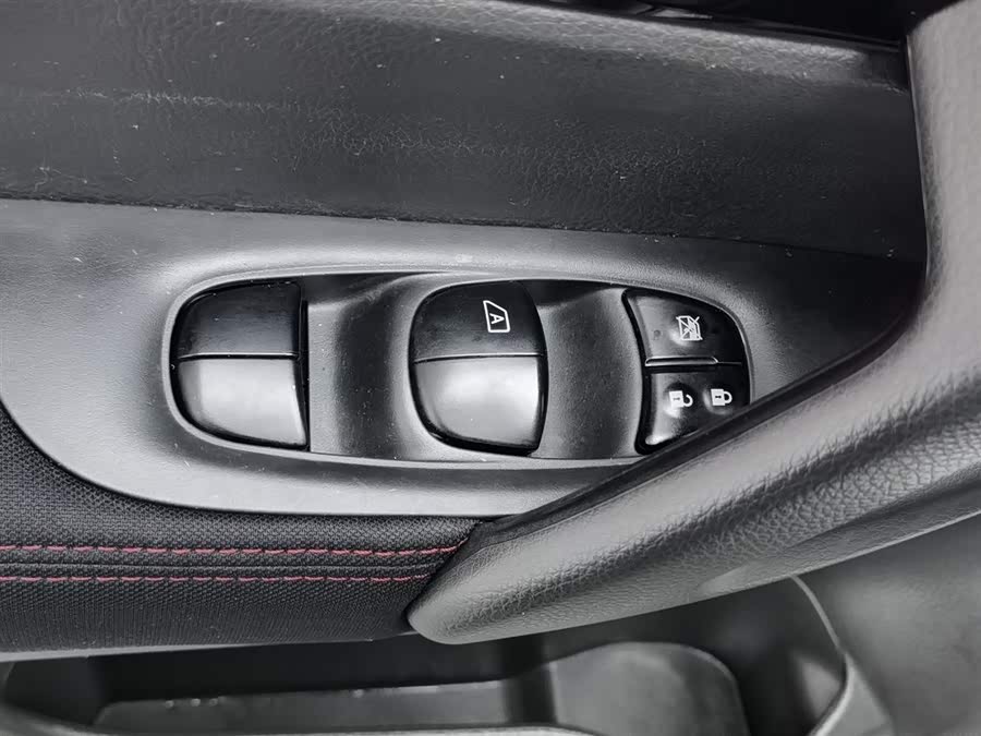 Nissan Qashqai 2017 car image #10