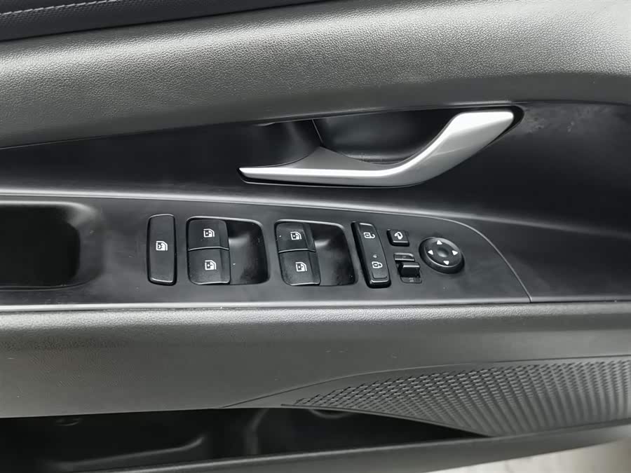 Hyundai Elantra 2022 car image #10