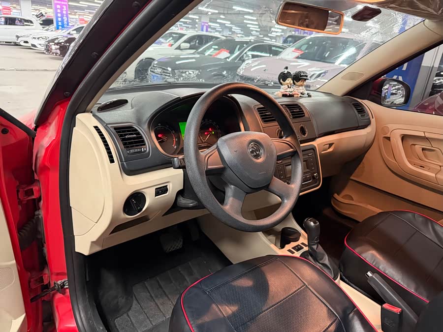 Skoda Fabia 2014 immagine di auto #10