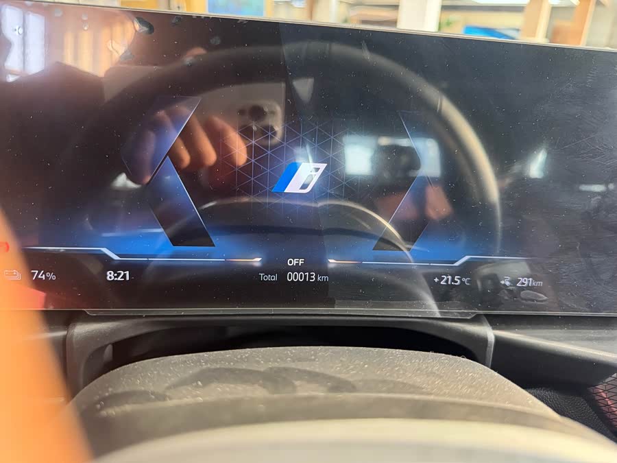 BMW i4 car image #10