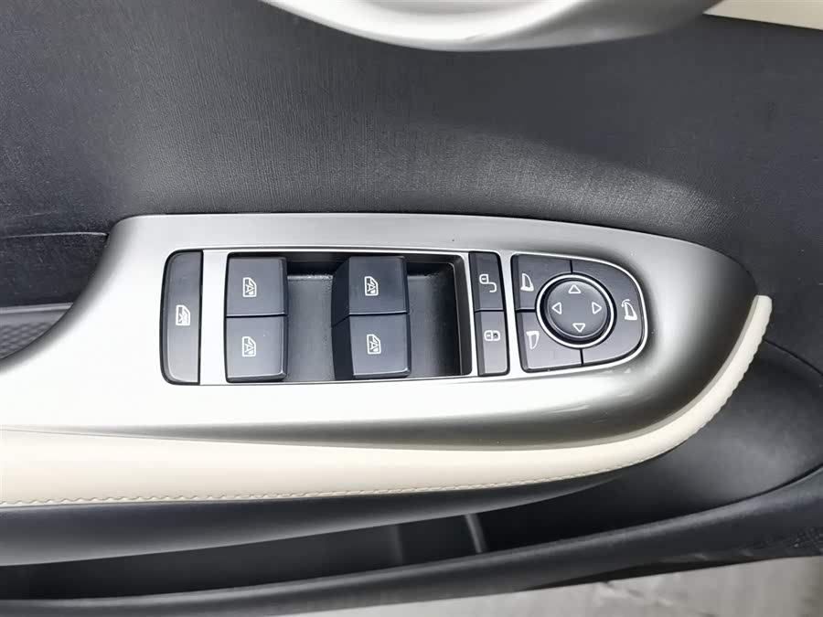 BYD Dolphin 2023 car image #10