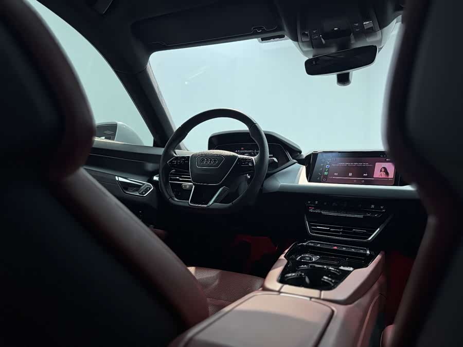 Audi e-tron GT 2024 image de voiture #10