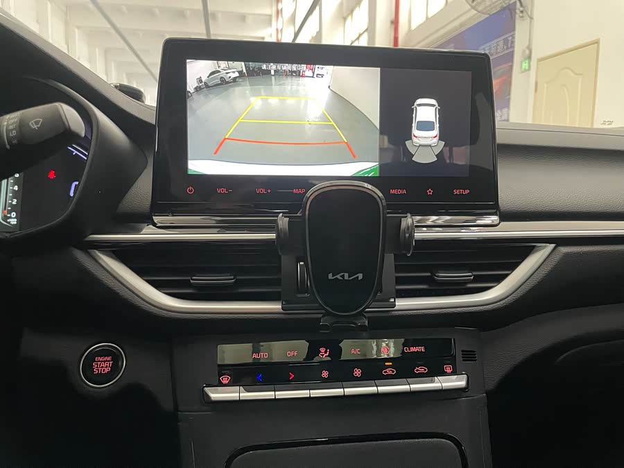 Kia K3 2022 car image #10