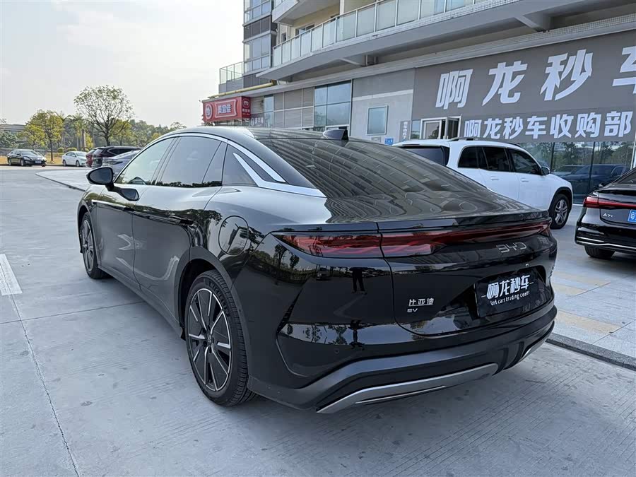 BYD HanL 2025 car image #10