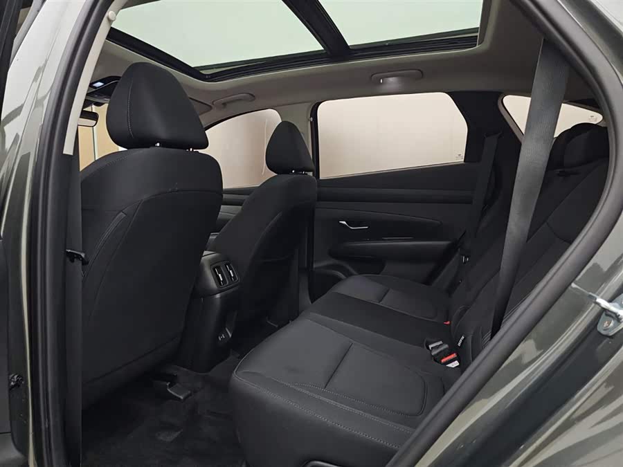 Hyundai Tucson 2025 immagine di auto #10