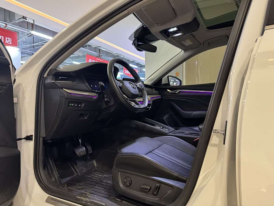 Skoda Octavia 2022 car image #10