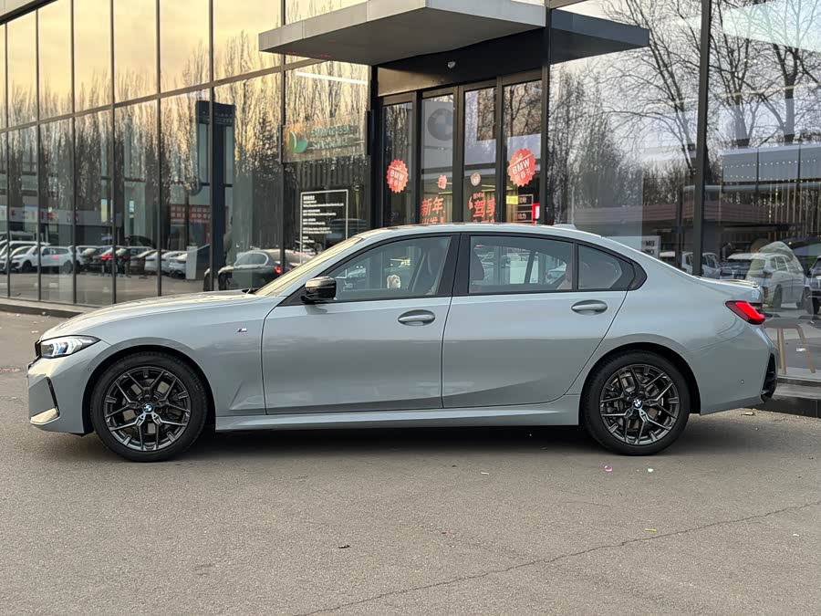 BMW 3 Series 2025 immagine di auto #10