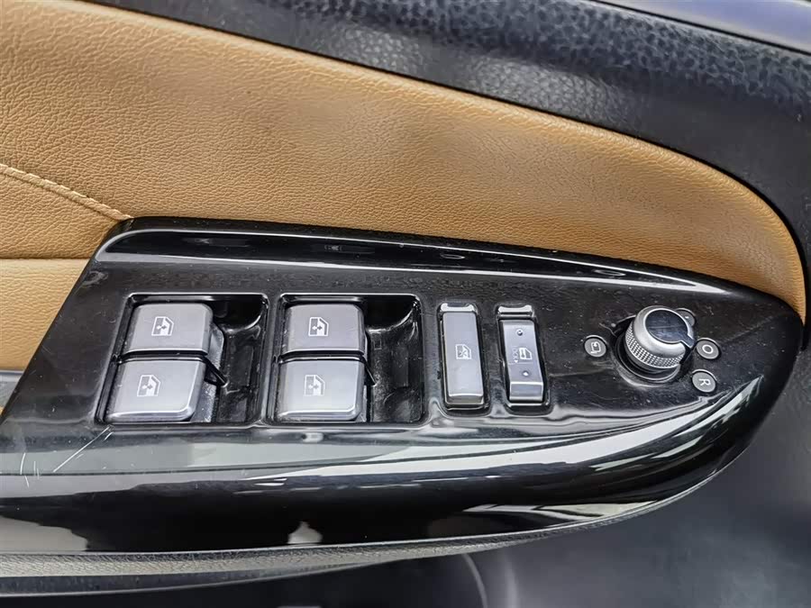 Changan CS95 2018 car image #10