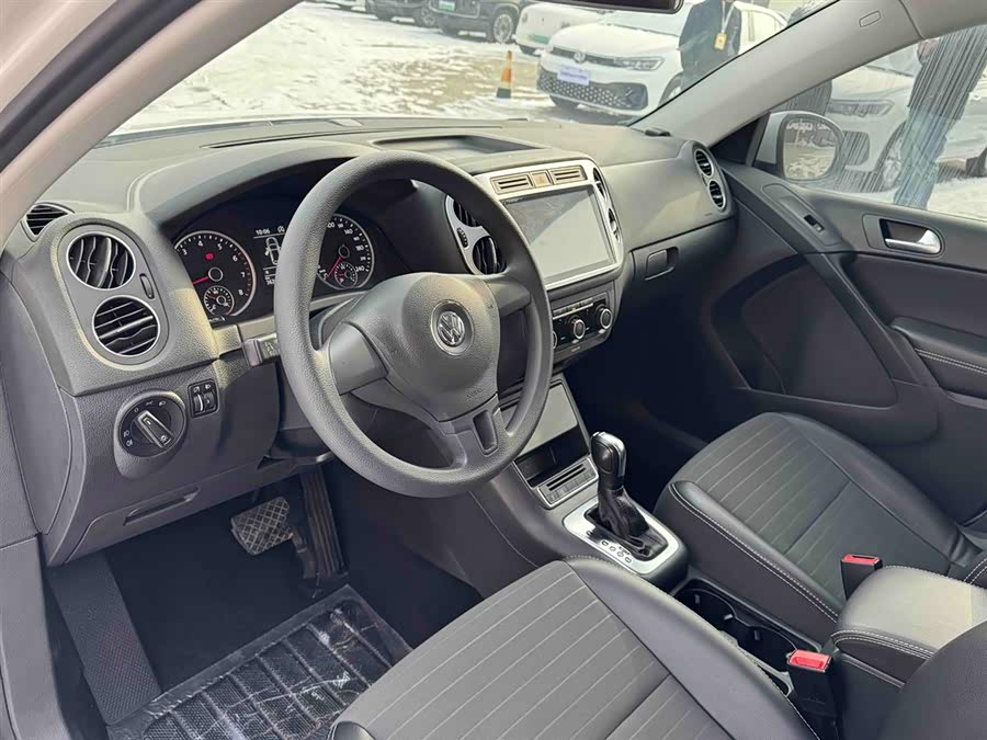 Volkswagen Tiguan 2018 car image #10