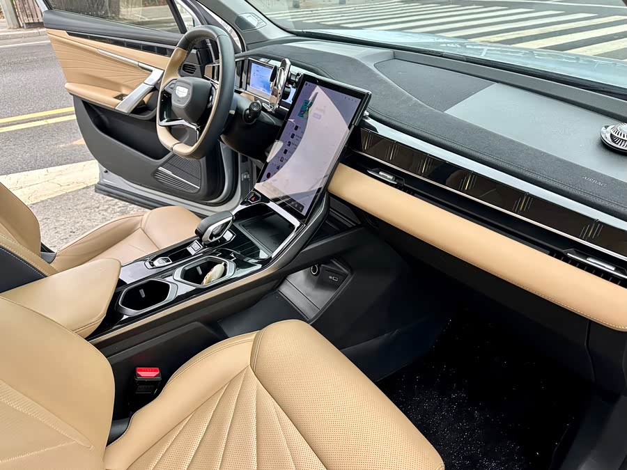 GEELY Boyue L 2022 car image #10