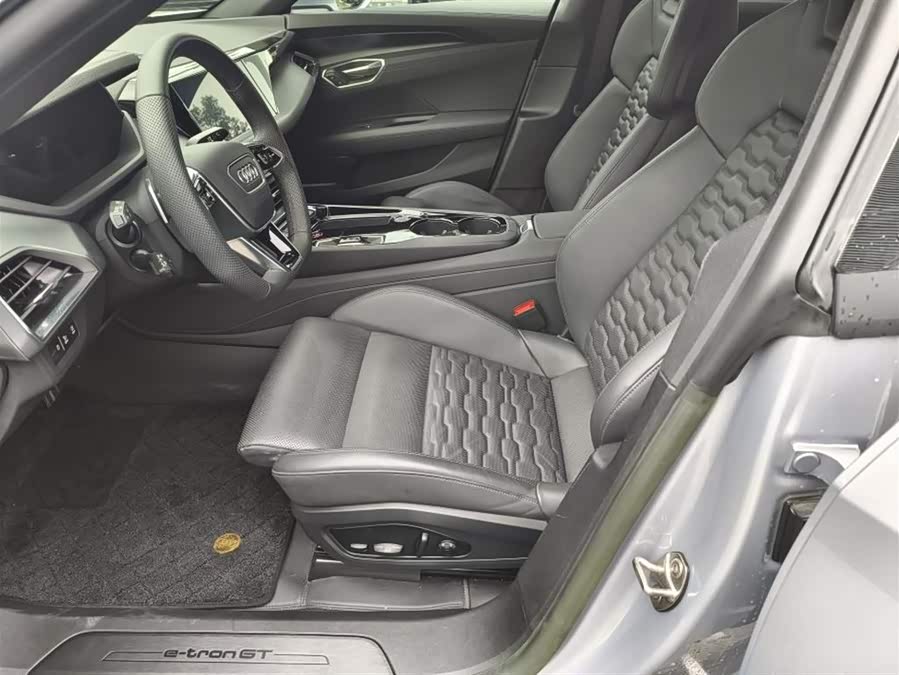 Audi e-tron GT 2024 #10 Audi e-tron GT 2024 صورة سيارة #10