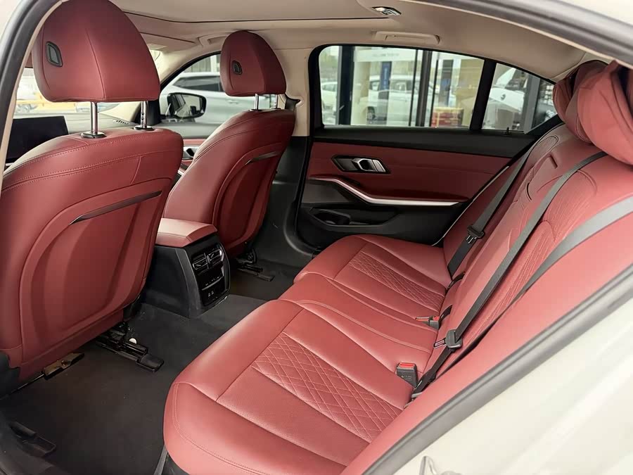 BMW i3 2023 car image #10