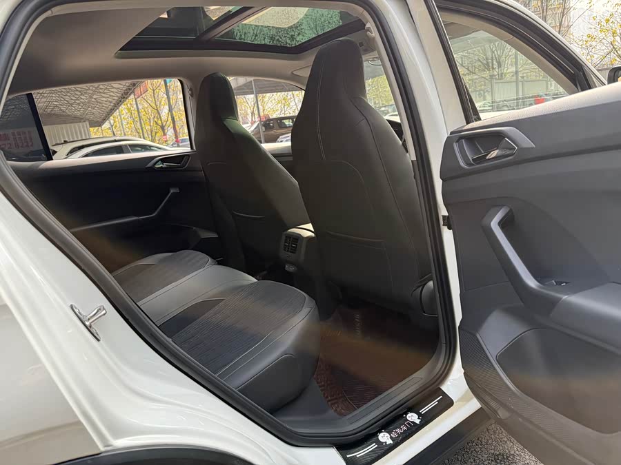 Volkswagen T-Cross 2021 #10 Volkswagen T-Cross 2021 car image #10
