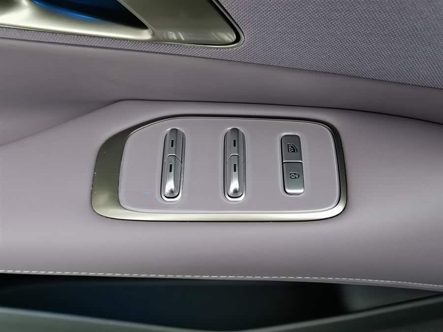 Deepal L06 2025 imagem de carro #10