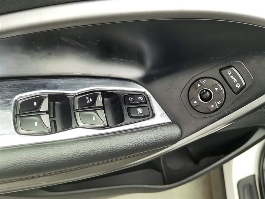 Hyundai Santa Fe 2015 car image #10