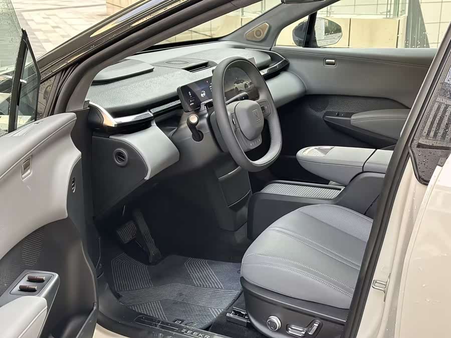 Zeekr X 2024 car image #10