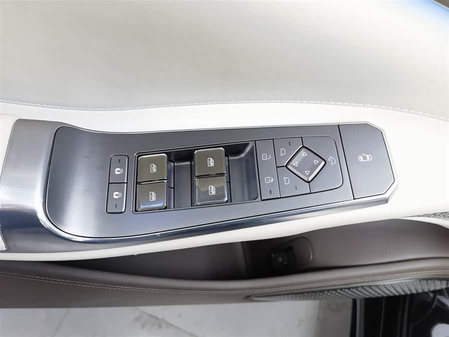 Denza Z9 2024 imagem de carro #10