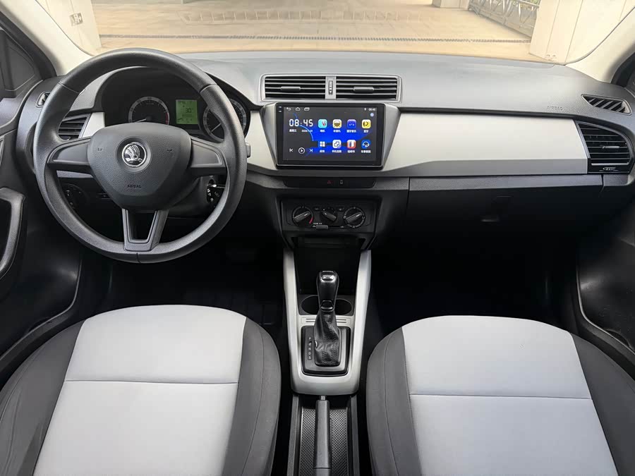 Skoda Fabia 2018 صورة سيارة #10