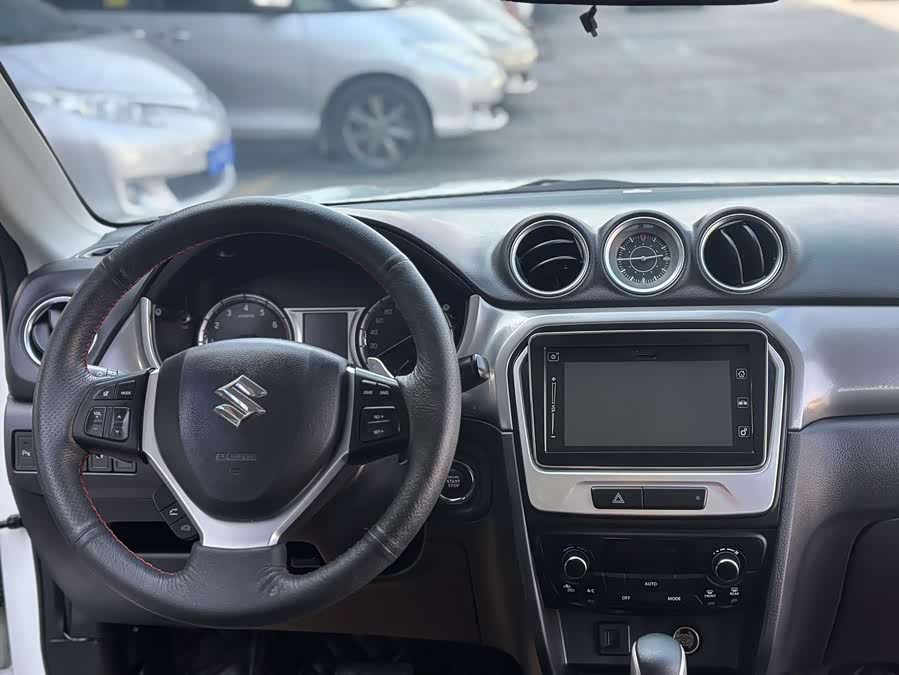 Suzuki Vitara 2016 image de voiture #10