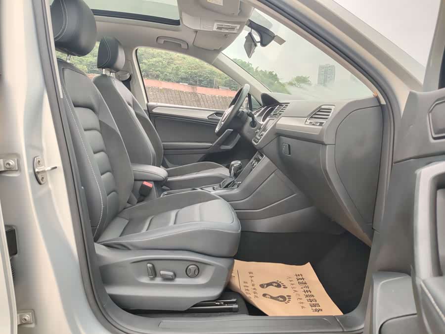 Volkswagen Tiguan L 2018 #10 Volkswagen Tiguan L 2018 car image #10