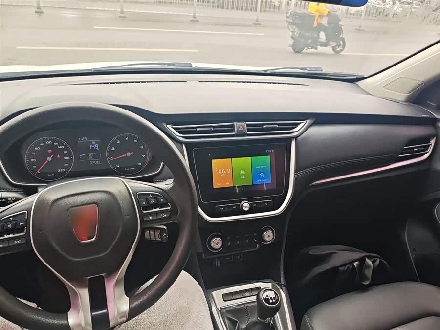 Roewe RX3 2018 изображение автомобиля #10