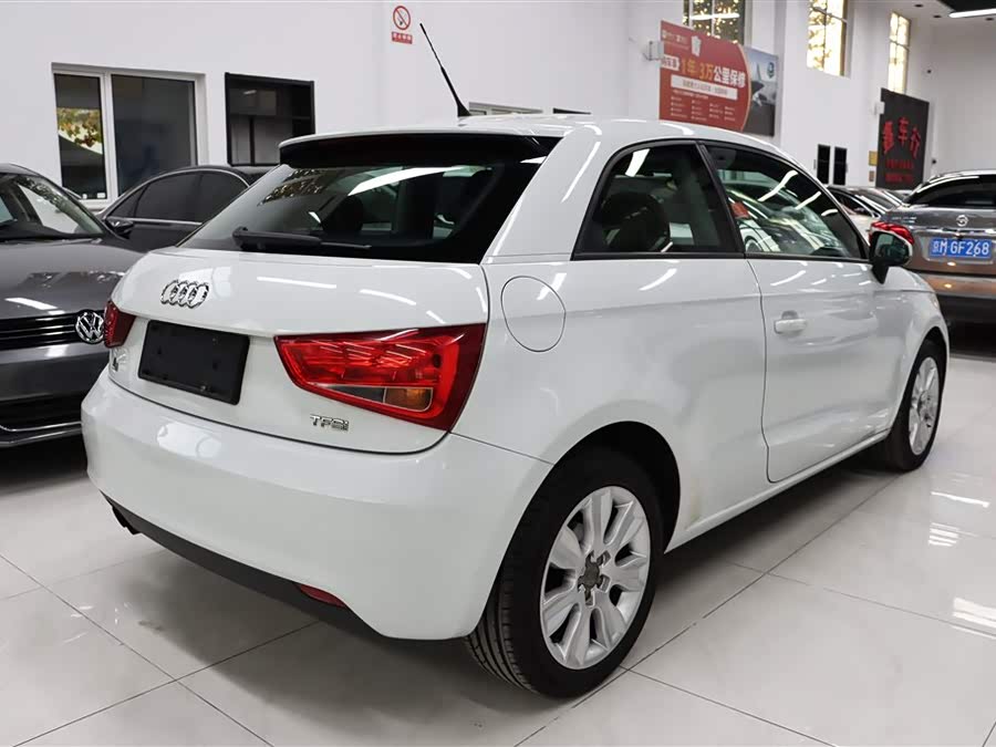 Audi A1 2011 car image #10