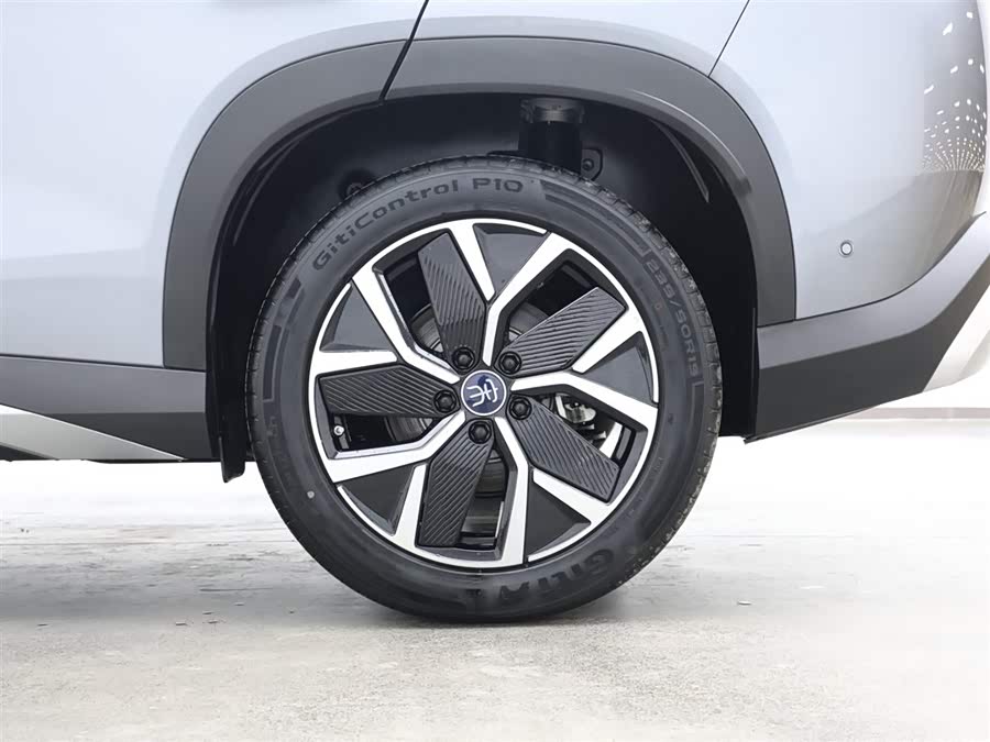 BYD SongL DM-i 2025 car image #10