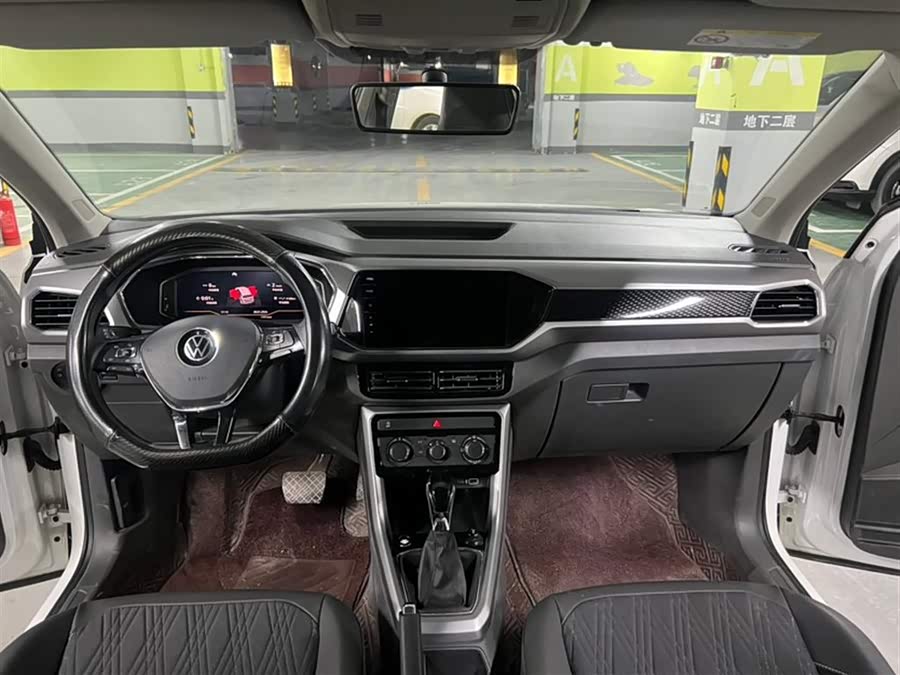 Volkswagen T-Cross 2022 car image #10