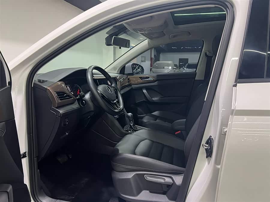 Volkswagen Tharu 2021 #10 Volkswagen Tharu 2021 immagine di auto #10