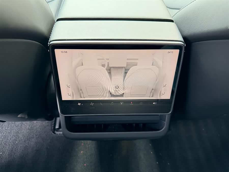 特斯拉 Model 3 2024 汽车图片 #10