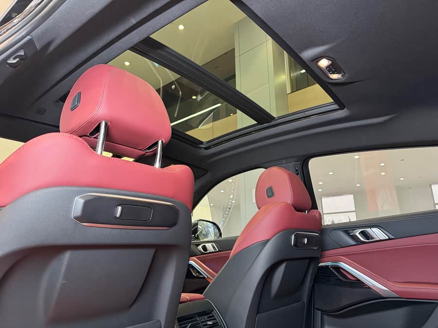 BMW X6 2024 car image #10
