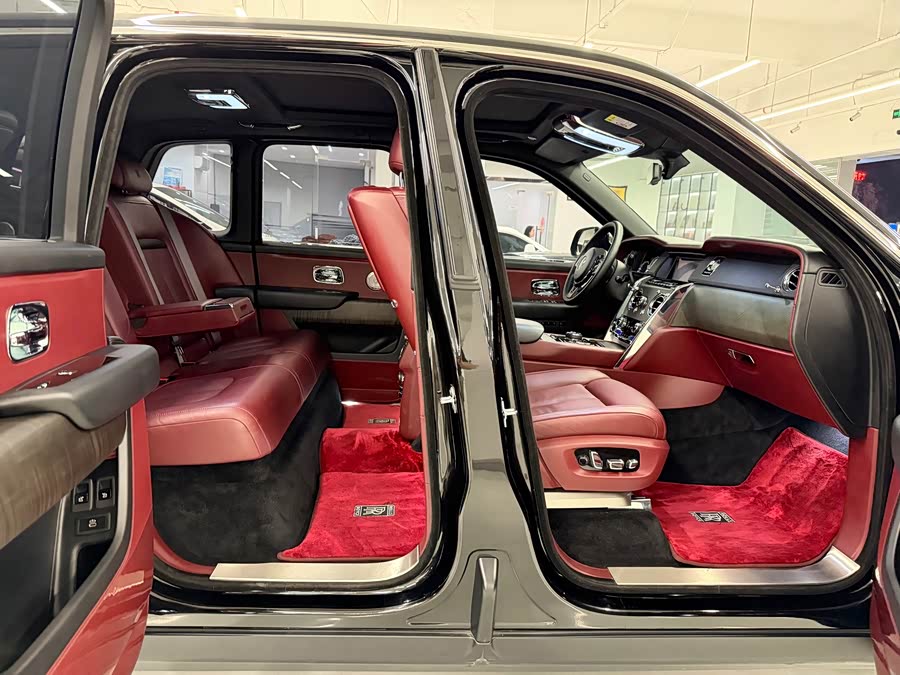 Rolls-Royce Cullinan 2019 car image #10