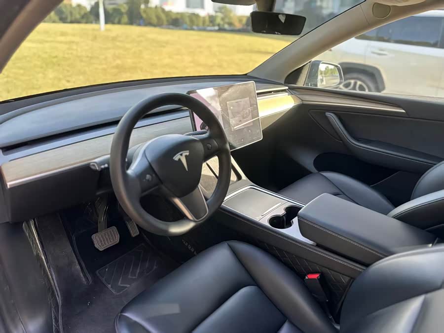 Tesla Model Y 2021 #10 Tesla Model Y 2021 car image #10