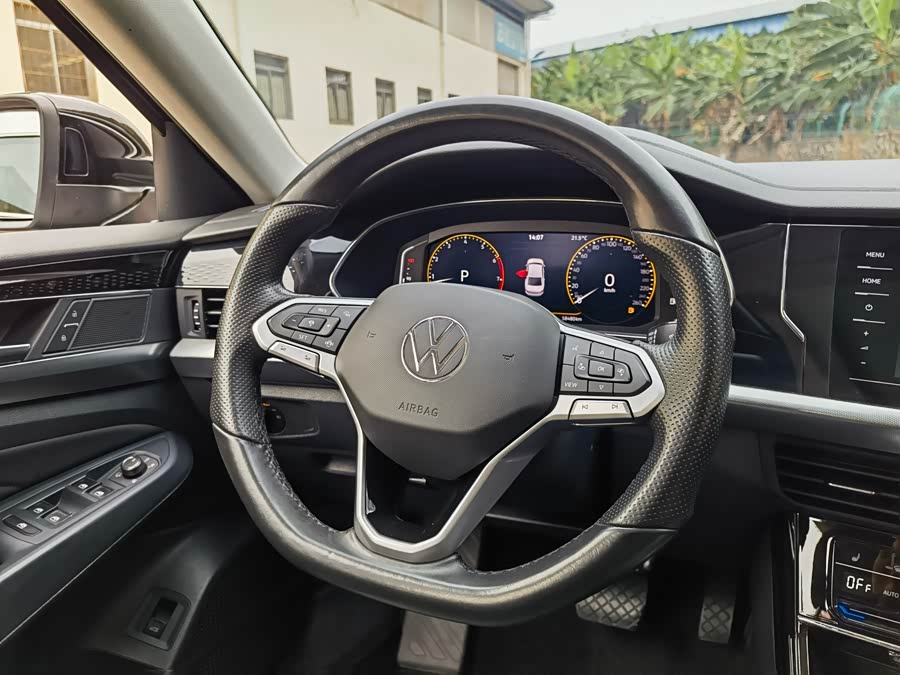 Volkswagen Passat 2022 immagine di auto #10