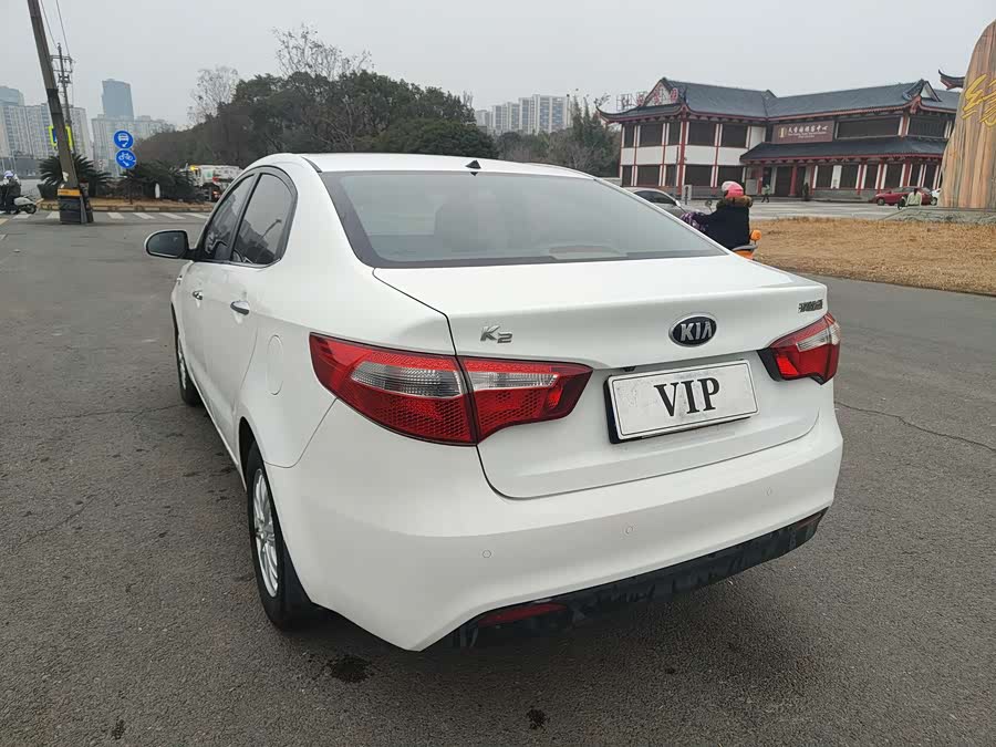 起亚 起亚K2 2013 汽车图片 #10