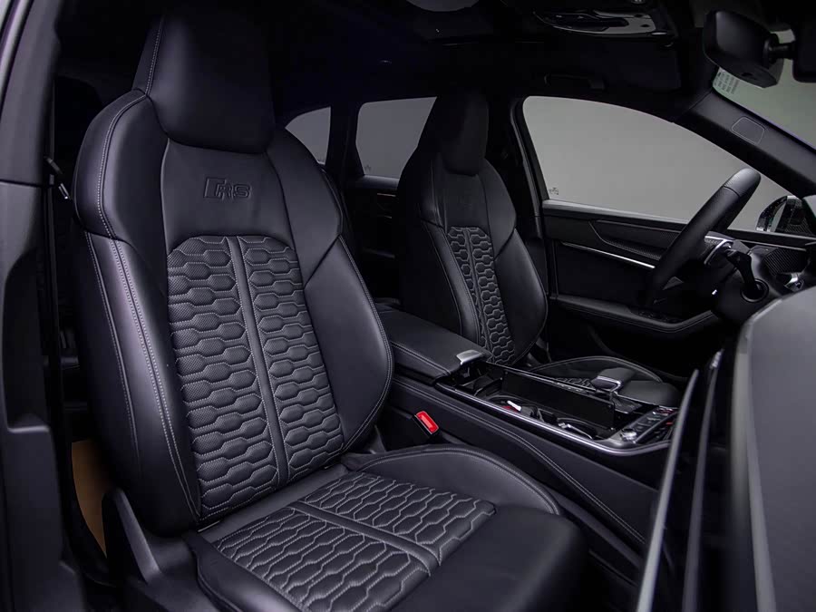 Audi RS 6 2021 immagine di auto #10