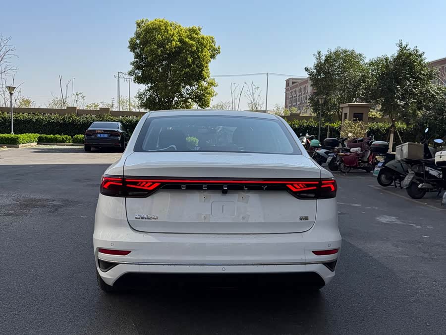 GEELY Emgrand 2021 car image #10