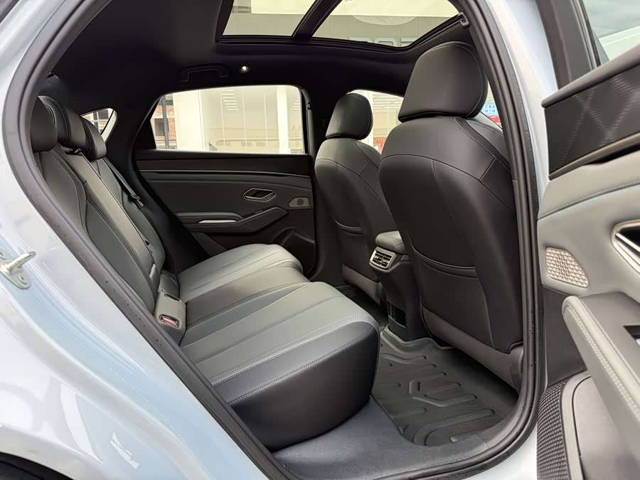 BYD Qin L 2025 car image #10