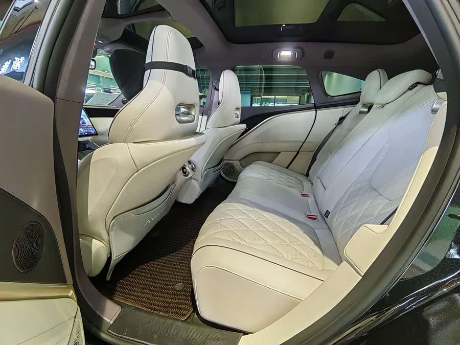 Avatr 11 2024 car image #10