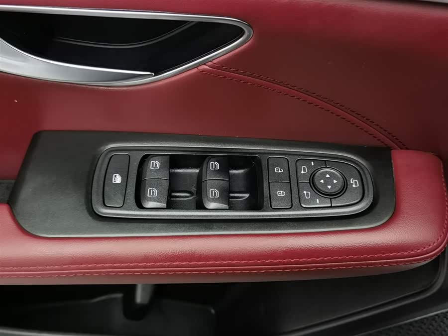 X70 PLUS 2024 car image #10