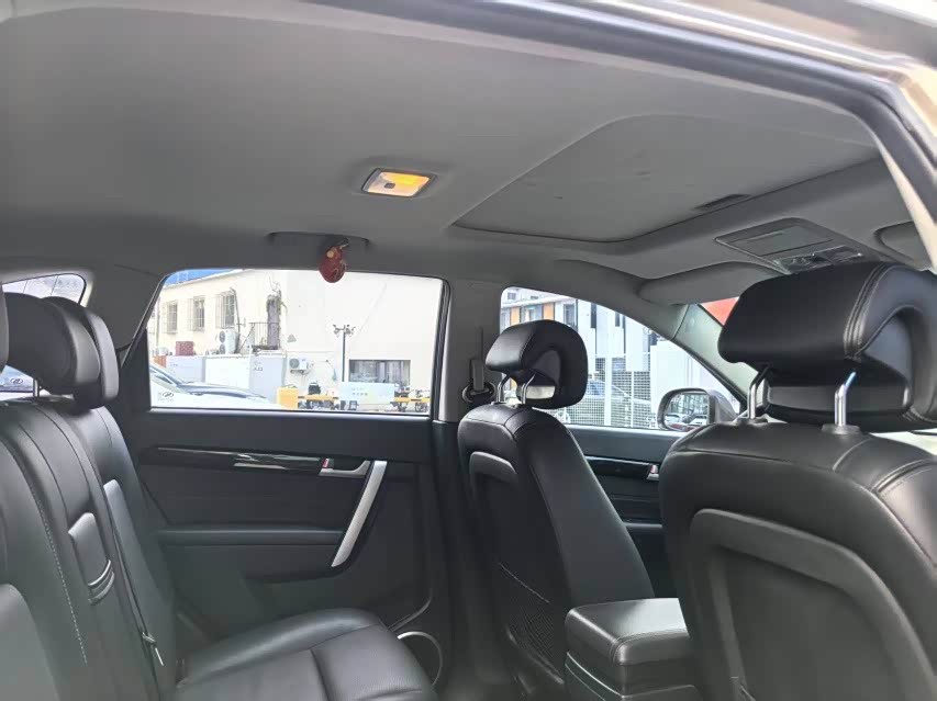 Chevrolet Captiva 2016 car image #10