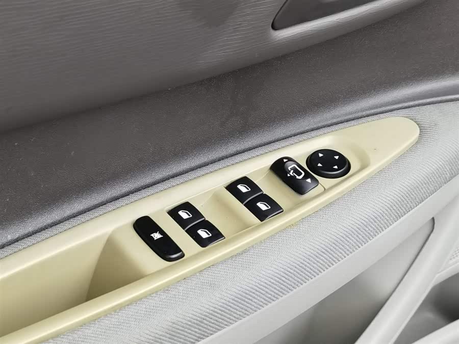 Citroen C-Quatre 2010 car image #10